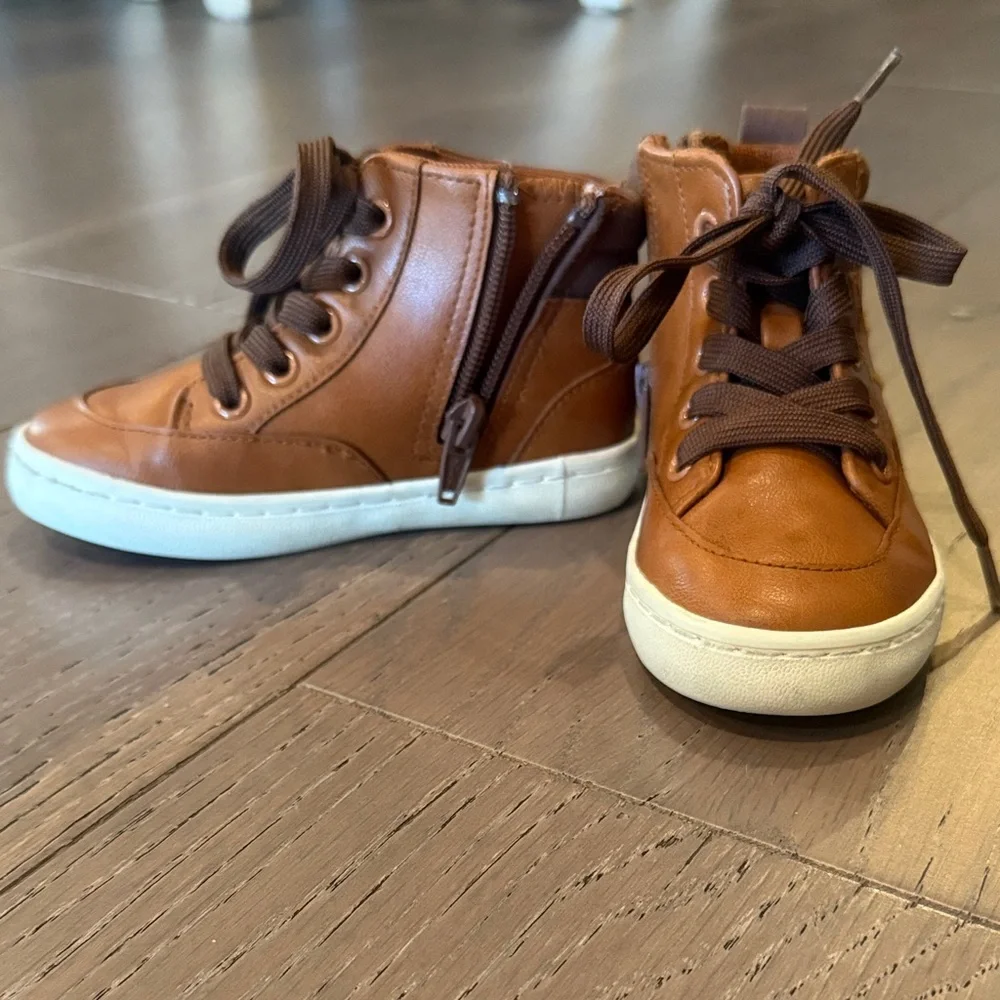 Cat & Jack Tan Kids Sneakers with White Soles size 8 toddler - Picture 1 of 8